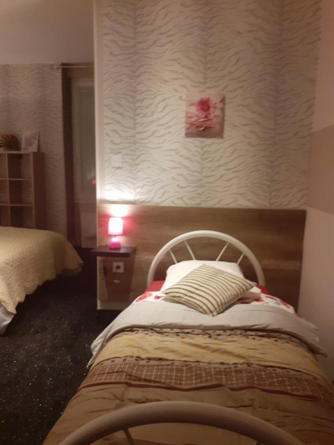 Hotel Le Kamelia Salles  Εξωτερικό φωτογραφία
